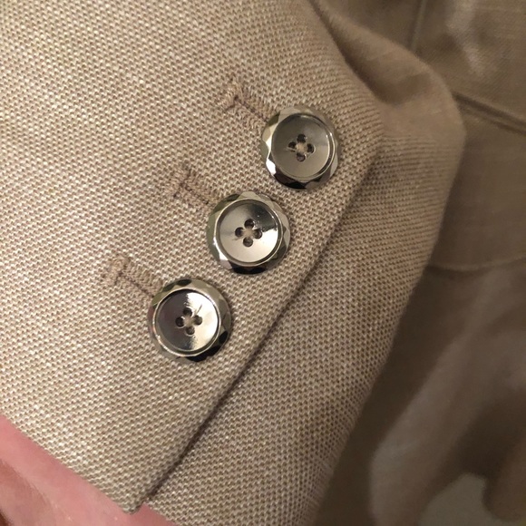 Stunning Beige Three-Quarter Sleeve Blazer - Picture 5 of 6